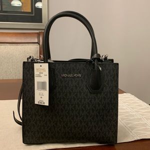 Michael Kors Mercer Brand New MD Messenger Bag